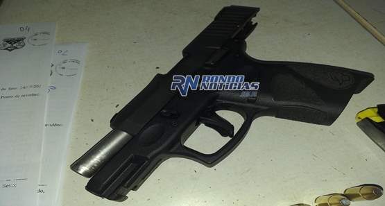PM prende homem armado com pistola  ponto 40 na frente de boate
