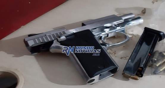 Após denúncia anônima polícia prende rapaz com pistola na cintura
