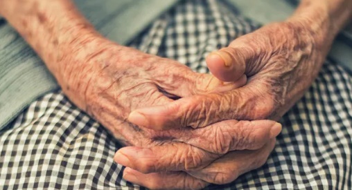 Idoso de 89 anos é agredido por morador de rua  no centro da capital 