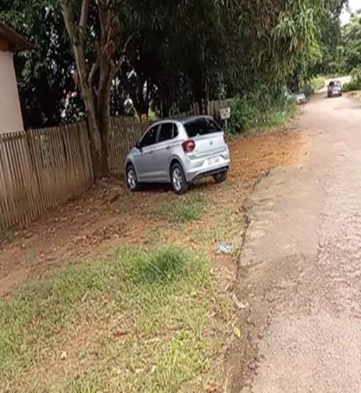 Polícia localiza carro usado por bandidos em roubo na frente da agência do BASA
