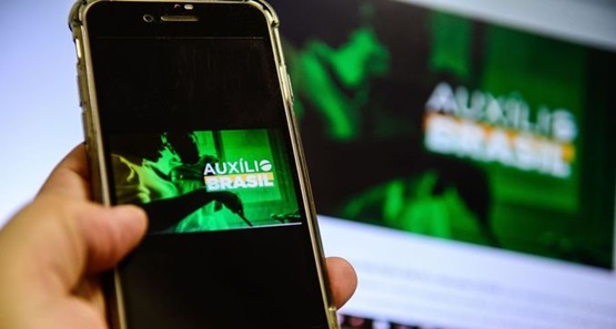 Fila de espera do programa Auxílio Brasil volta a crescer e chega a 3 milhões de pessoas