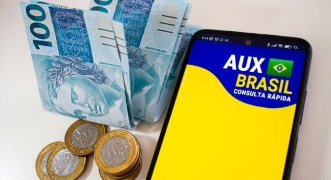 
Auxílio Brasil e vales para taxistas e caminhoneiros devem injetar R$ 16 bilhões no comércio