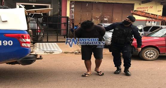 Homem é preso em flagrante após tentar matar a ex-mulher a facadas 
