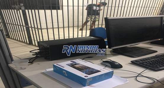 Jovem é preso ao ser flagrado furtando supermercado na capital
