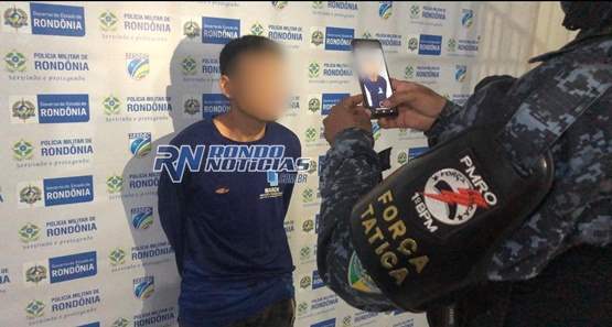 Foragido é preso após roubar motocicleta e trocar tiros com a polícia
