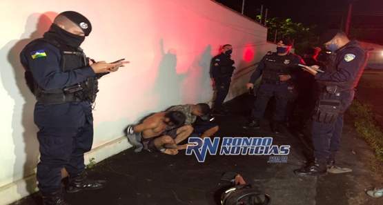 Dupla sofre queda de moto após roubar e fugir da Polícia 