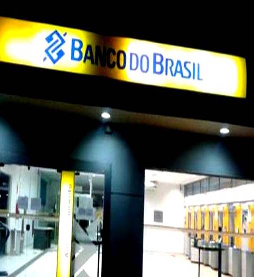 Criminosos arrombam Banco do Brasil e levam armas e munições
