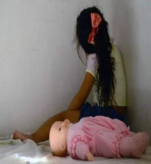 Pai de 56 anos é acusado de molestar sua própria filha de 05 anos de idade
