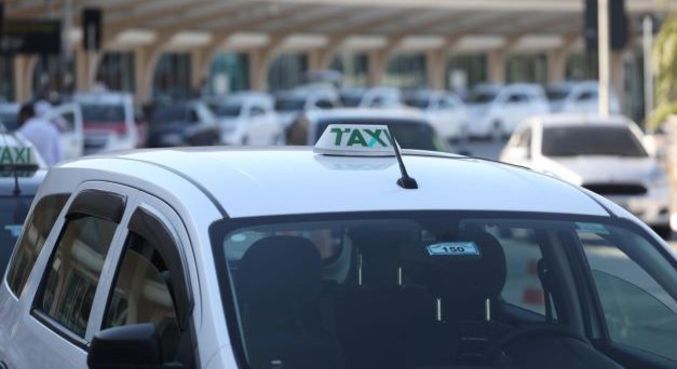 Benefícios Caminhoneiro e Taxista de novembro e dezembro têm pagamento antecipado
