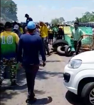Manifestantes voltam a interditar a BR-364 em oito pontos em Rondônia 