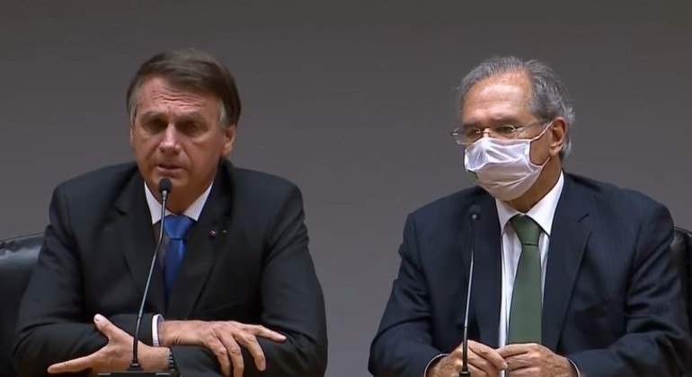 Jair Bolsonaro diz ter 'confiança absoluta' em ministro da Economia Paulo Guedes
