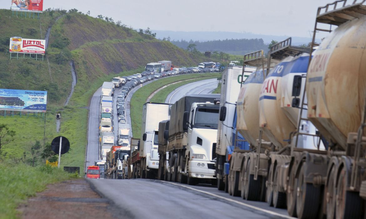 Ministro da Justiça anuncia normalização da circulação nas rodovias
