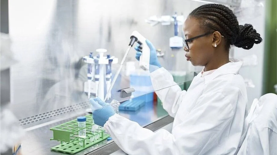 Cientistas criam vírus híbrido da Covid em laboratório nos Estados Unidos para estudo