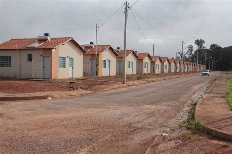 Jovem de 20 é atacado a tiros por casal no Residencial Cristal da Calama 