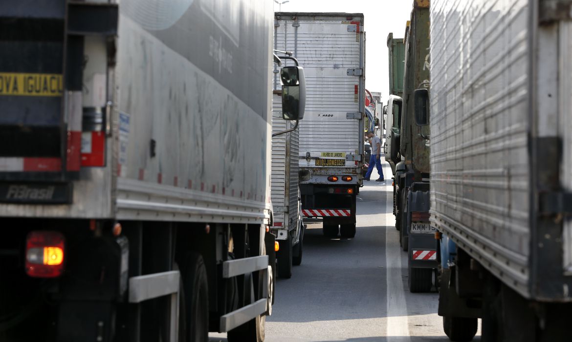 Prazo para autodeclaração de caminhoneiros é prorrogado para dia 12
