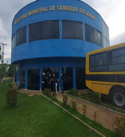 Polícia Civil faz devassa na Prefeitura de Candeias do Jamari e na casa do Prefeito