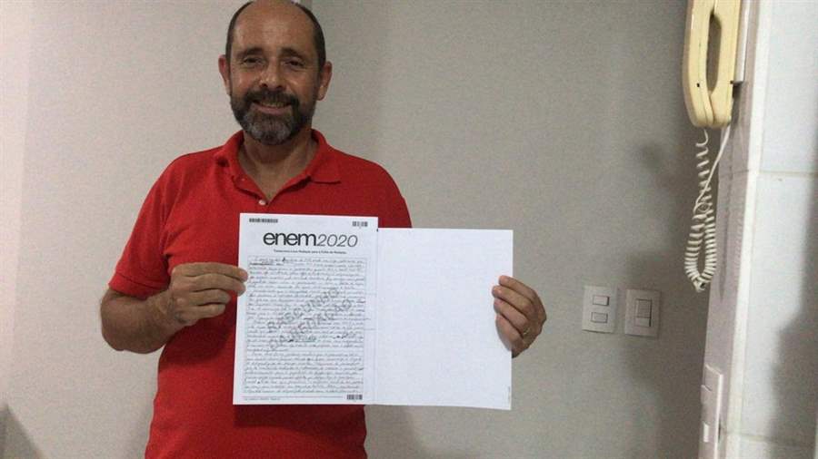 Ex-morador de rua supera vício e conquista 920 pontos na redação do Enem