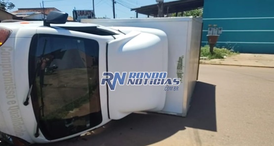 Caminhão capota após colidir com Ônix na zona leste da capital