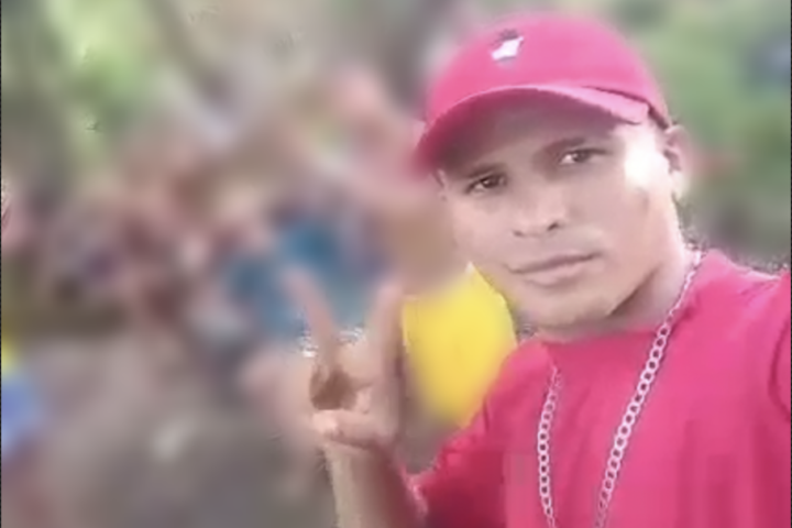 “Aqui não passa nada”, diz membro de facção ao exibir arsenal de guerra no AM; assista