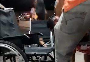 “Salva ele, pelo amor de Deus”, implora mãe desesperada ao ver o filho baleado; veja o vídeo