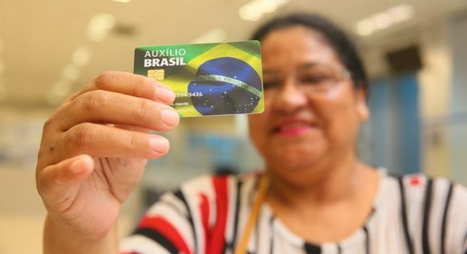 Auxílio Brasil começa a ser pago nesta quinta-feira (17); veja calendário
