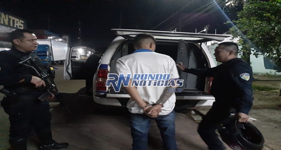 Ladrão tenta assaltar mulher em matagal mas é capturado por populares e preso