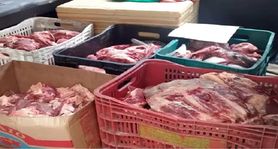 Carne suína imprópria para consumo humano são apreendidas em Manaus