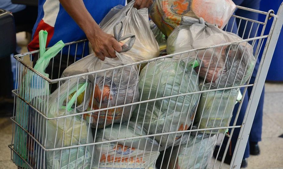 Fome atinge 19 milhões de brasileiros durante pandemia em 2020