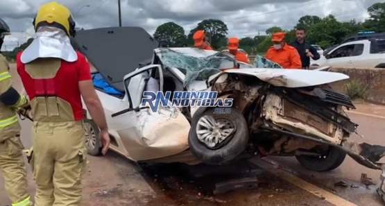 Motorista fica em estado grave após bater na traseira de carreta na capital 
