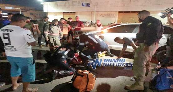 Motociclista sofre grave acidente e fica debaixo de veículo na BR-364