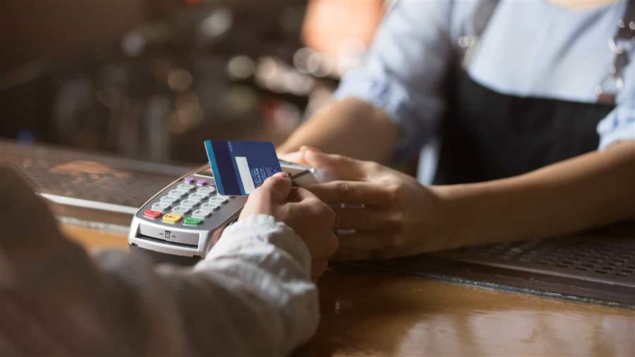 Saiba o que fazer ao identificar compra indevida no cartão de crédito
