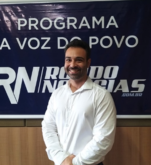 Vinícius Miguel confirma pré-candidatura a governo com apoio de Mauro Nazif