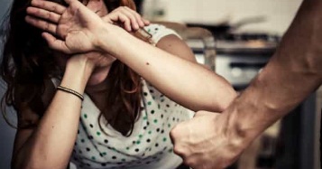 A cada minuto, oito mulheres sofrem algum tipo de violência no Brasil
