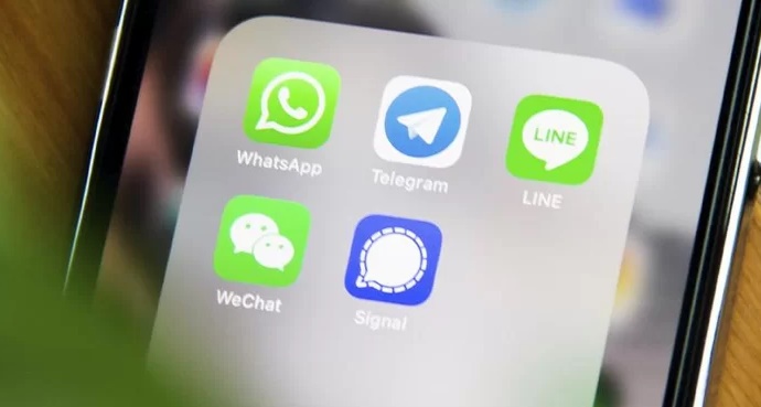 
Novo Whatsapp traz reações, grupos de 512 membros e muito mais