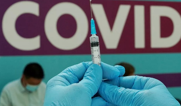 Anvisa prorroga por um ano o uso emergencial de vacinas e medicamentos contra Covid
