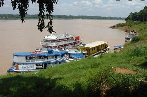 Bandidos  invadem embarcação roubam barco e  agridem vítima 