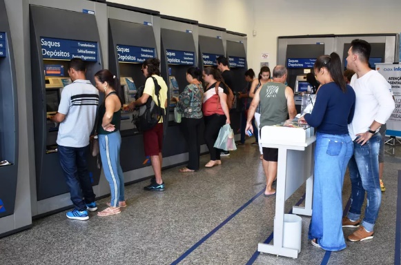 Nascidos em maio podem sacar FGTS de até R$ 1.000 a partir deste sábado