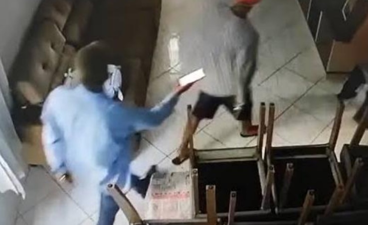 Criminosos invadem residência e fazem família refém durante roubo 