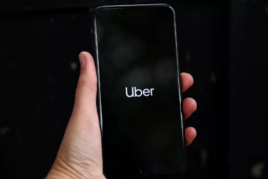 
Uber vai permitir que motoristas gravem corridas usando a câmera do celular; teste começa no Brasil
