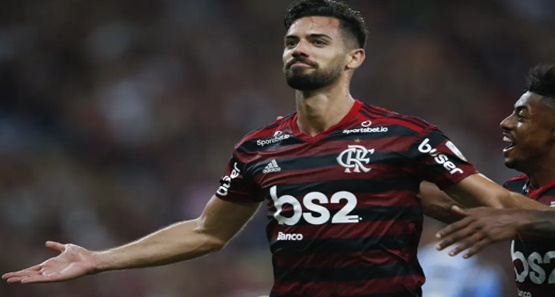 Pablo Marí, ex-jogador do Flamengo, é esfaqueado em supermercado na Itália