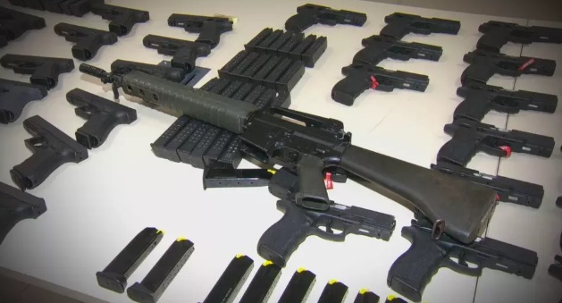 
Licenças para armas crescem quase cinco vezes no governo Jair  Bolsonaro