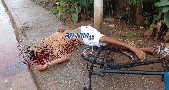 Jovem é morto a tiros por dupla em motocicleta na capital 