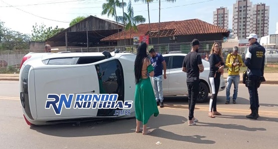Carro capota de propósito após briga de trânsito entre motoristas na zona sul