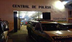 Esposa chama marido de corno e leva surra em plena via pública na capital