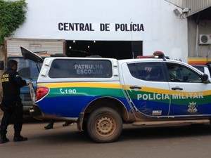 Marido é agredido pela esposa após reclamar dela ter ido à festa 