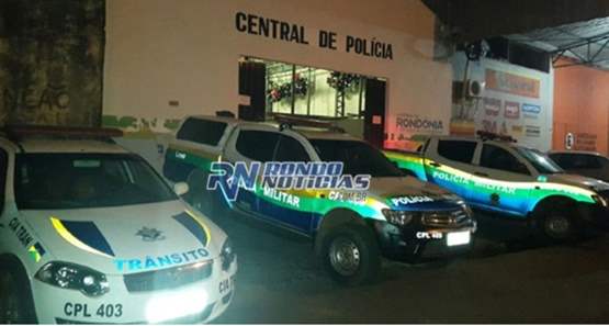 Motivado por ciúmes homem agride esposa e tenta jogar pedra na polícia
