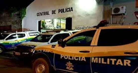Irmão agride sua própria irmã  decepando dois dedos e a orelha