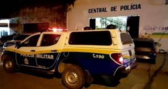  Bêbado simula estar armado, tenta roubar mulher e acaba detido 
