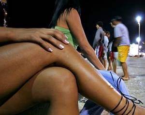 Mãe obrigava a própria filha de 13 anos a se prostituir e comprar drogas