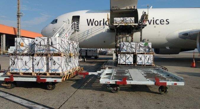 Pfizer deve entregar mais de 2 milhões de doses de vacinas neste domingo, 05